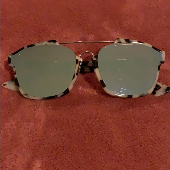 Sunglasses - Picture 1 of 3